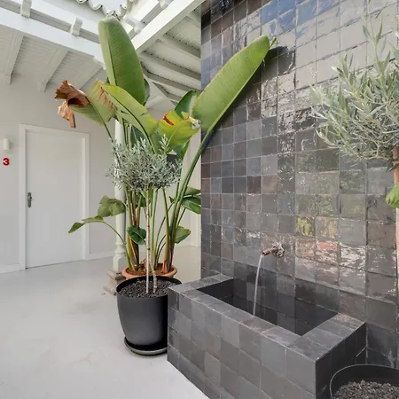 Nomad Hub Tenerife 度假居 *