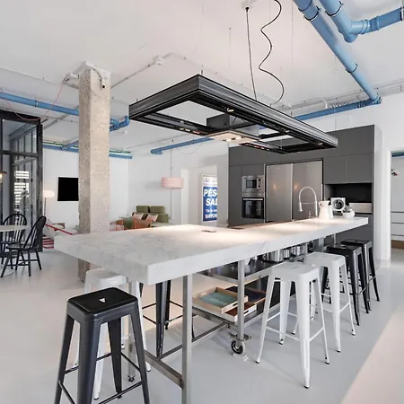 Nomad Hub Tenerife 度假居 *