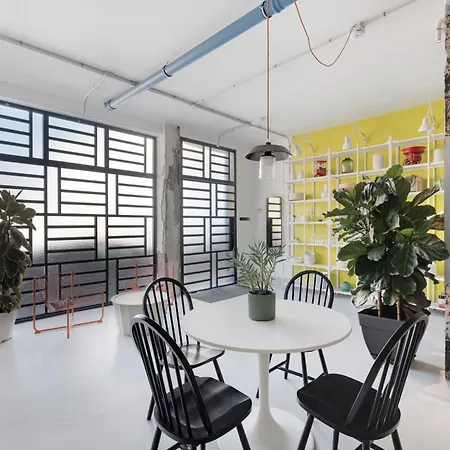 Nomad Hub Tenerife 度假居