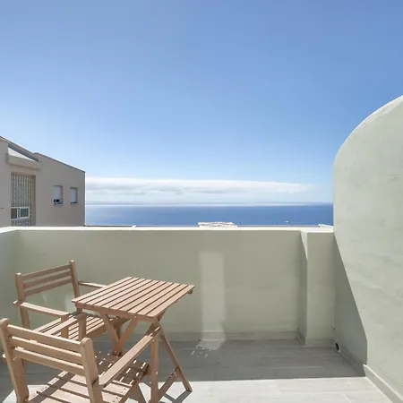 Nomad Hub Tenerife 度假居 *